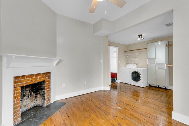 Building Photo - 415 E Anderson St