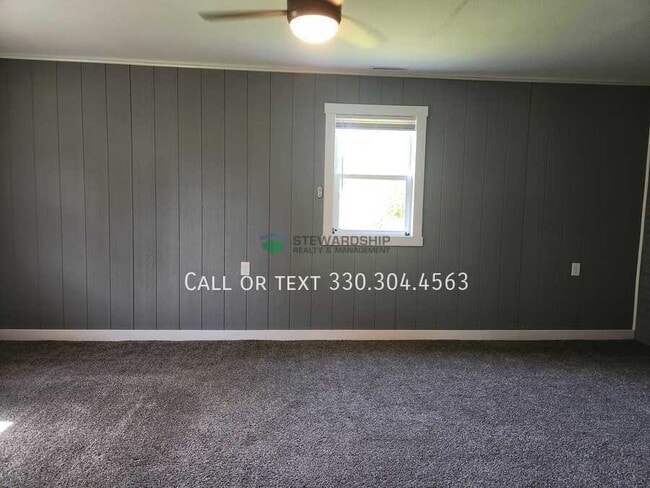 Building Photo - 15257 Lincoln Way W