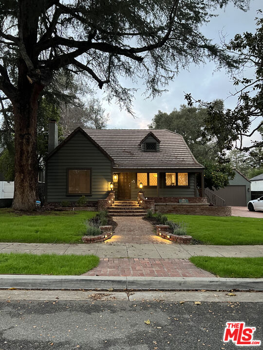 Building Photo - 1609 Capistrano Ave