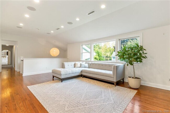 Building Photo - 7 Nappa Dr