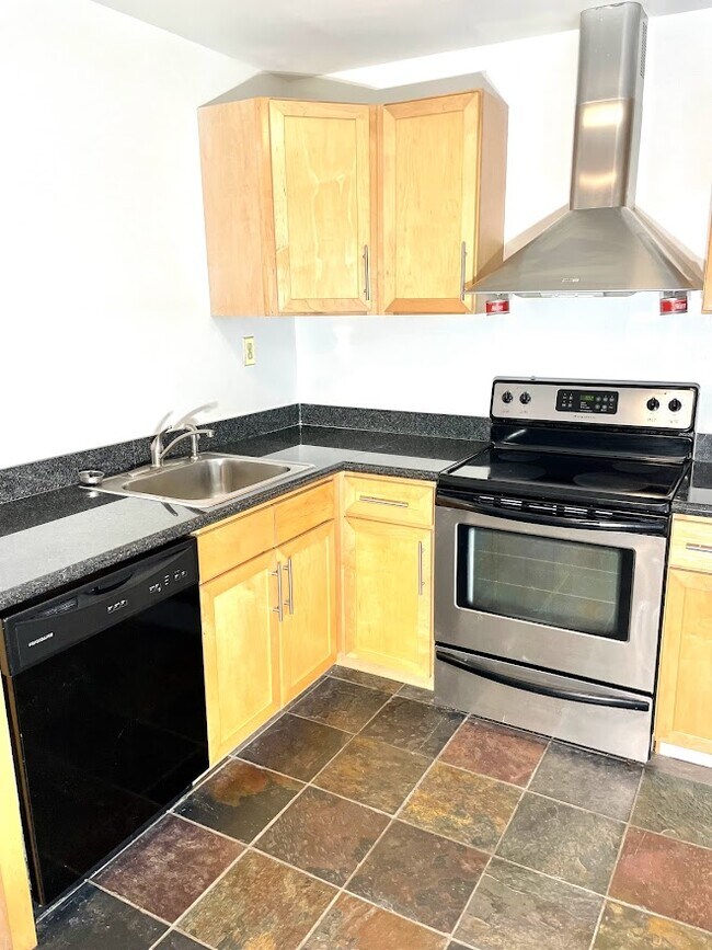 Building Photo - Highland Pointe