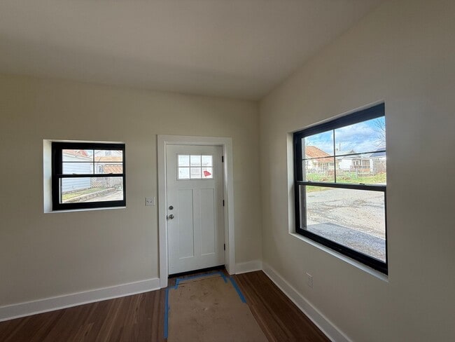 Building Photo - 345-347 W Penn St