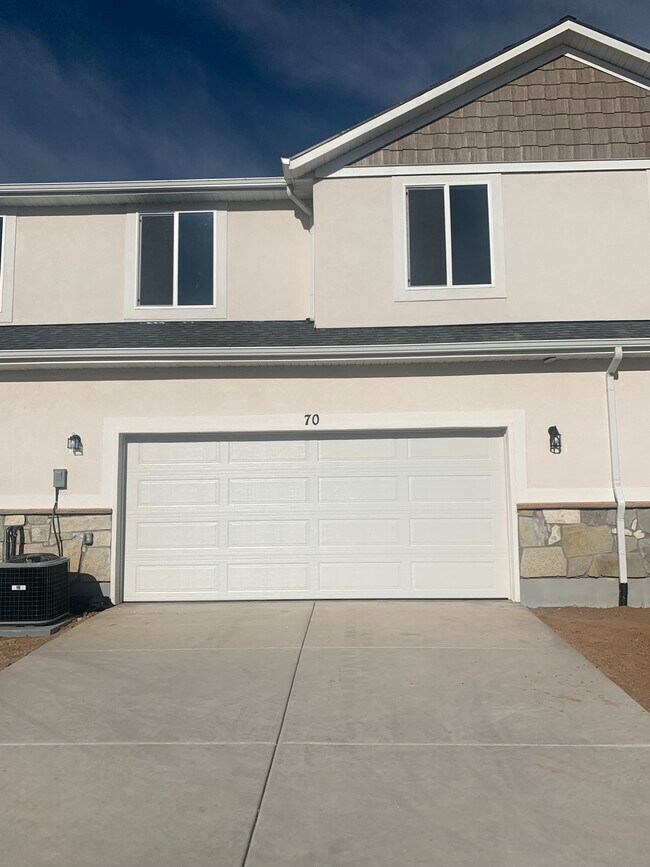 Building Photo - 70 E Ginger Gold Rd