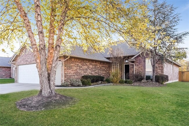 Building Photo - 2100 NE 4th St