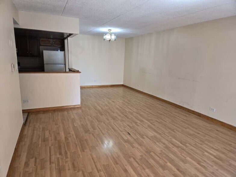 Building Photo - 450 Plum Creek Dr