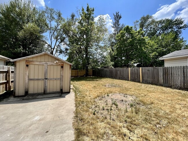 Building Photo - Two Bedroom Home in Wyoming
