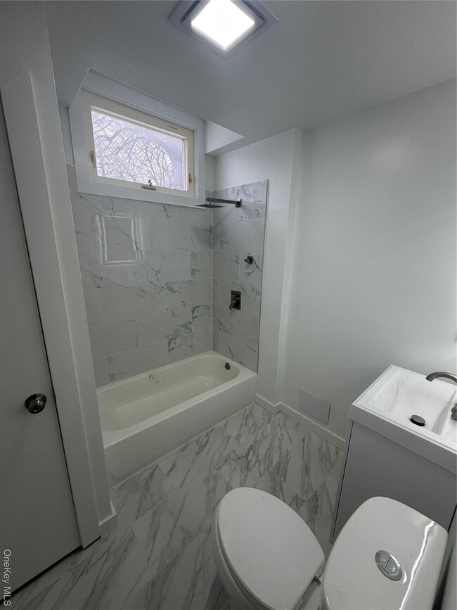 Building Photo - 726 Jersey Ave