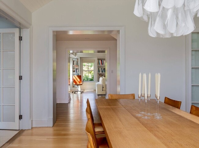 Building Photo - 480 Captains Neck Ln