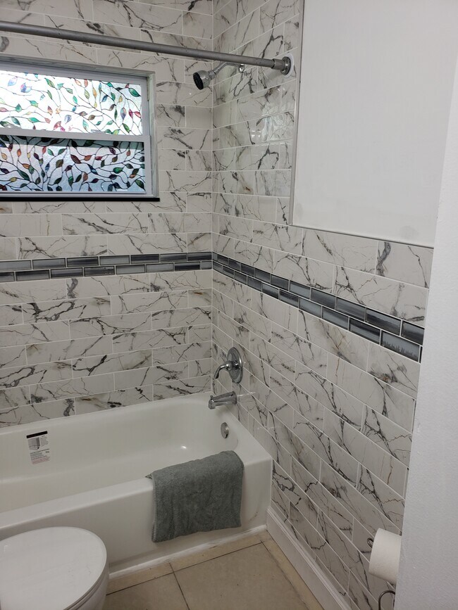 Building Photo - 1309 Union St