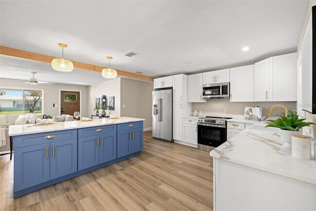 Building Photo - 2066 62nd Pl S