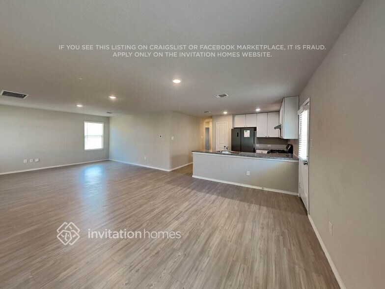 Building Photo - 7206 Avila Vis