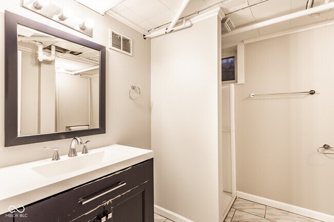 Building Photo - 6147 Broadway St