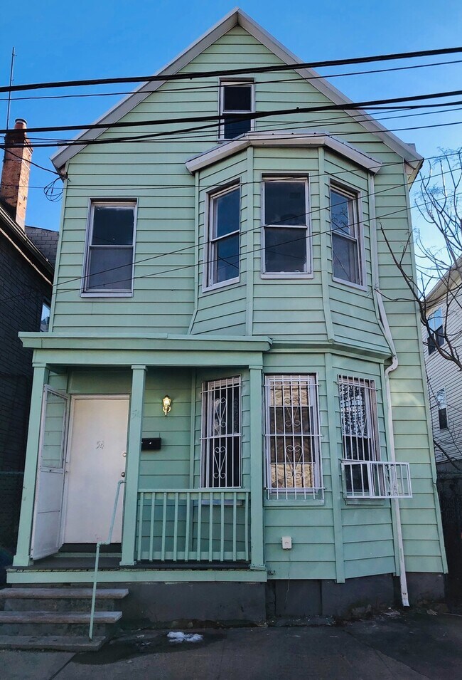 Building Photo - 54 Kent St