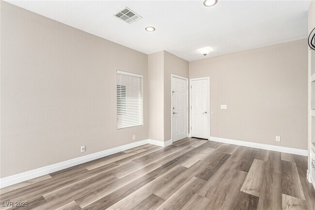 Building Photo - 5856 Golden Wing St