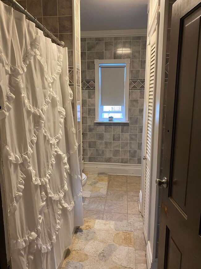 Building Photo - 5128 Keystone St