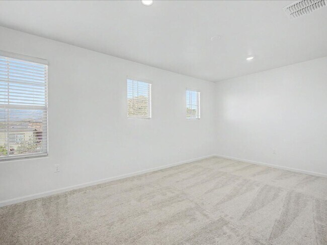 Building Photo - 17606 S Ridgerunner Dr