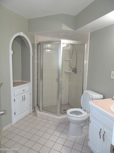 Building Photo - 32106 Gainsborough Dr