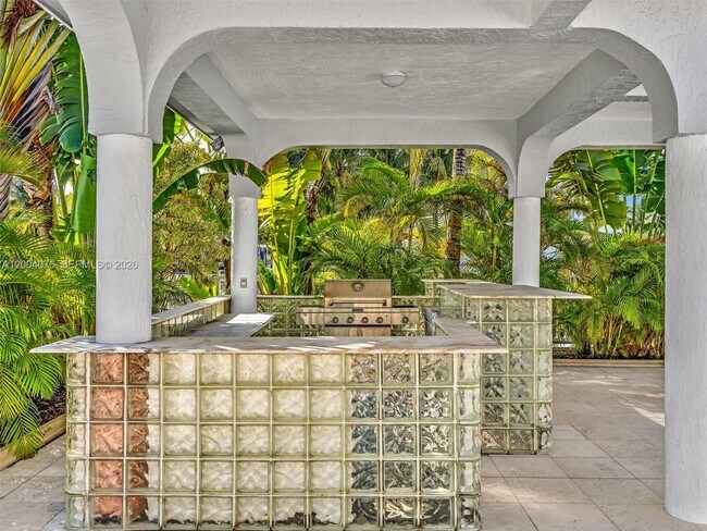 Building Photo - 12904 Banyan Rd