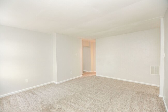 Building Photo - 422-424 W 30th Street
