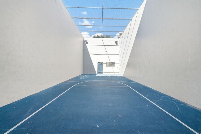 Building Photo - 8307 Royal Sand Cir