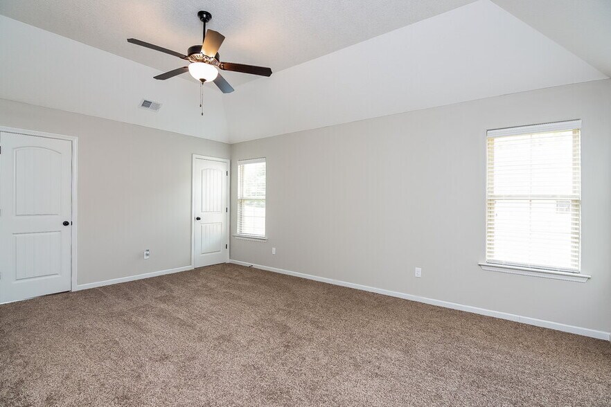 Building Photo - 9429 Darren Cir S