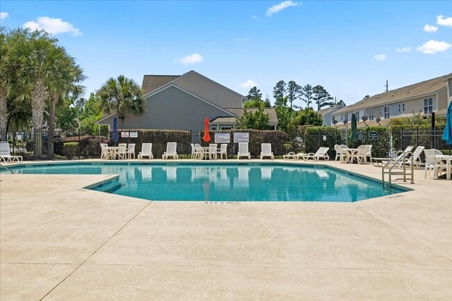 Building Photo - Cute, Convenient Townhome!
