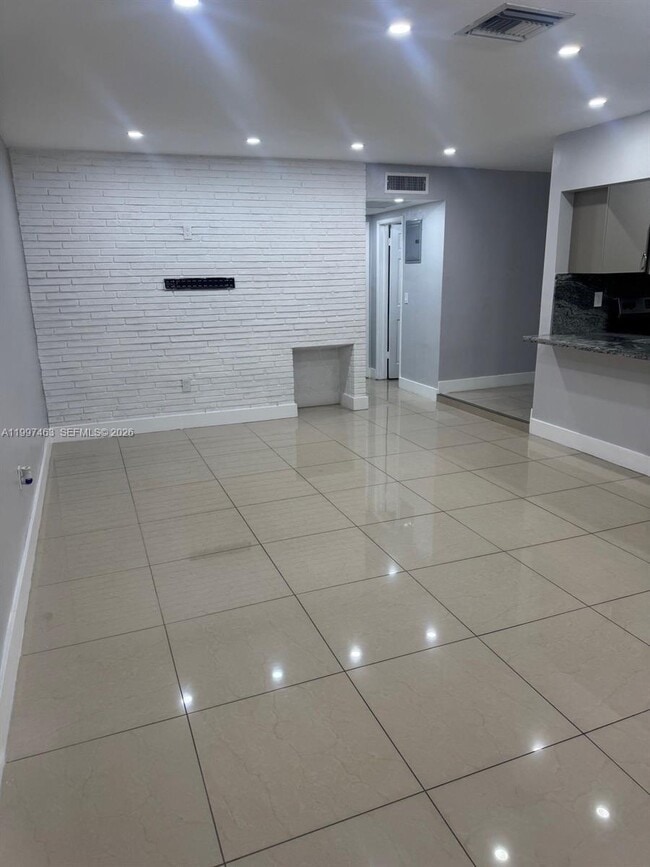 Building Photo - 7541 Miramar Pkwy