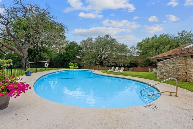 Building Photo - 2217 Onion Creek Pkwy