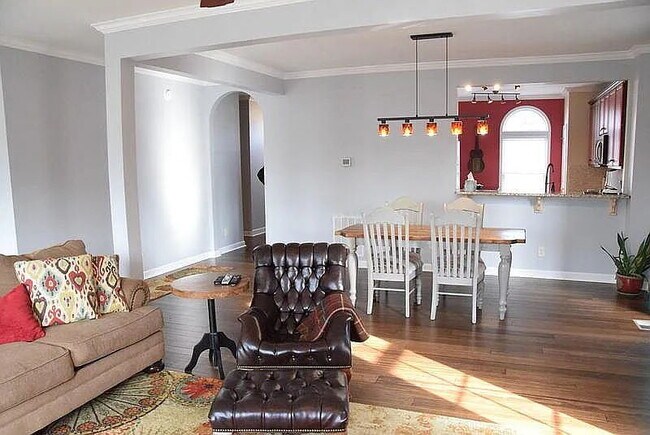 Building Photo - Discover Potential: Expansive 2,439 Sq Ft Space in Vibrant Nashville Locale!