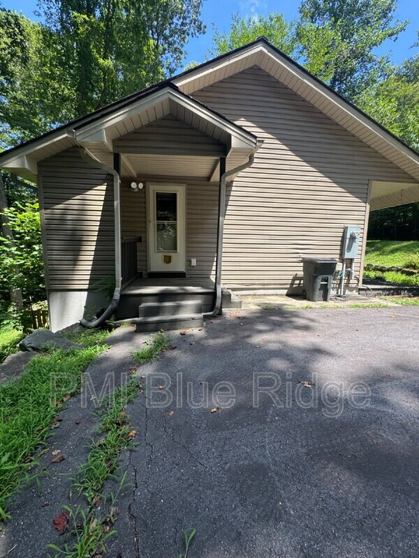 Building Photo - 46 Madison Heights Dr