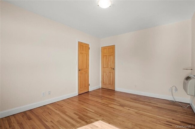 Building Photo - 79 Wiltshire Rd