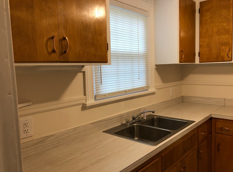 kitchen - 108 E Union St