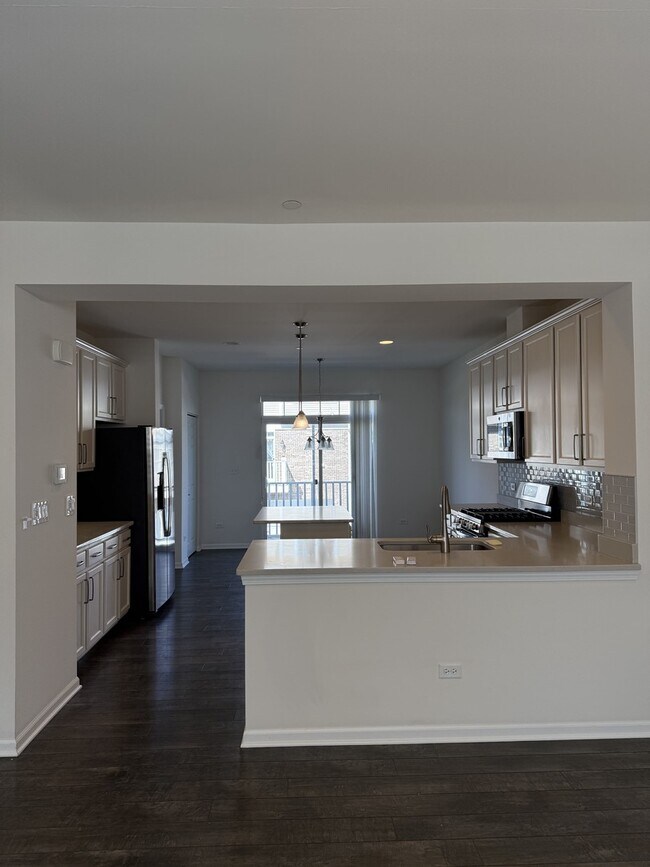 Building Photo - 4443 Monroe Ct