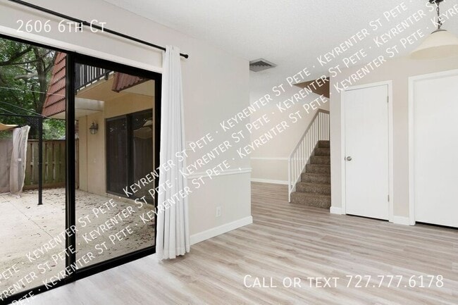Building Photo - 2606 6th Ct