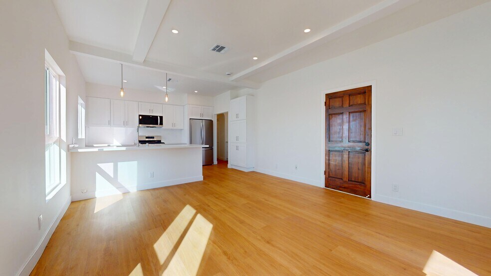 Building Photo - 5133 W 21st St