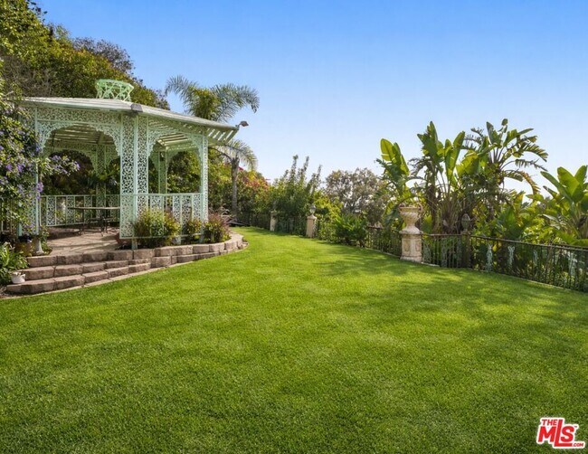 Building Photo - 2258 Gloaming Way