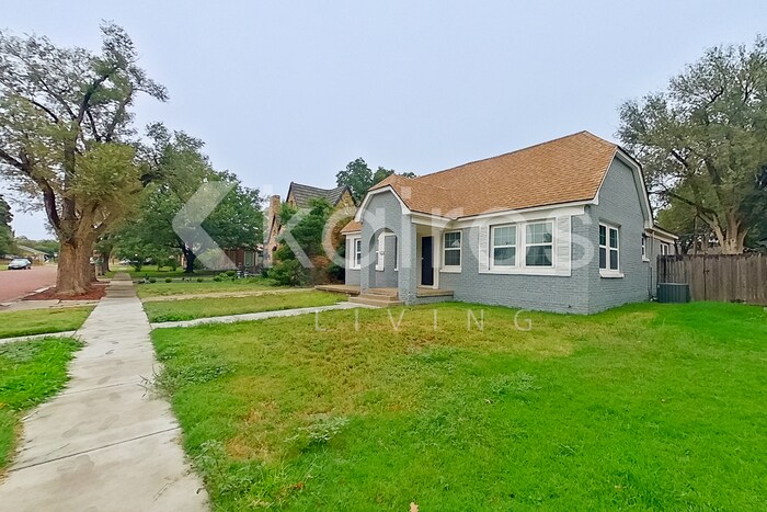 Building Photo - 2039 S Ong St