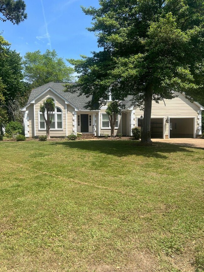 Building Photo - 103 Sunrise Bluff Ln