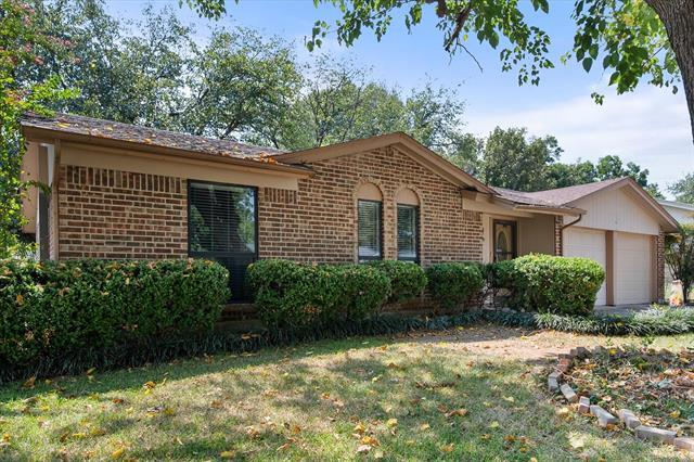 Building Photo - 823 Quail Terrace
