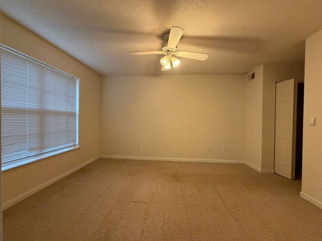 Building Photo - 6007 Cougar Ln