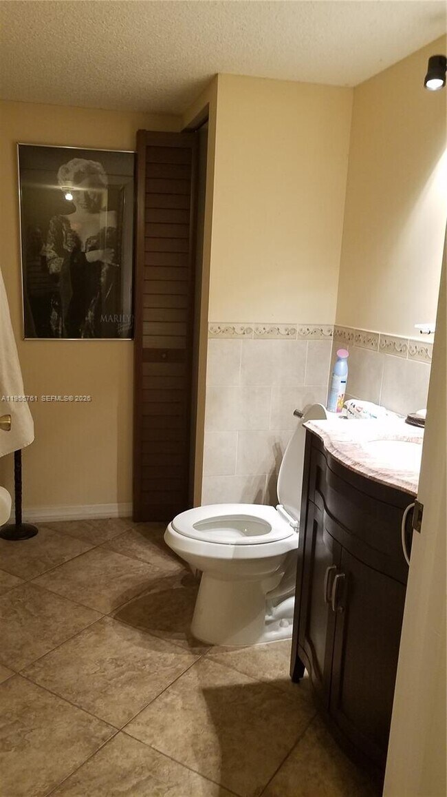 Building Photo - 20814 San Simeon Way