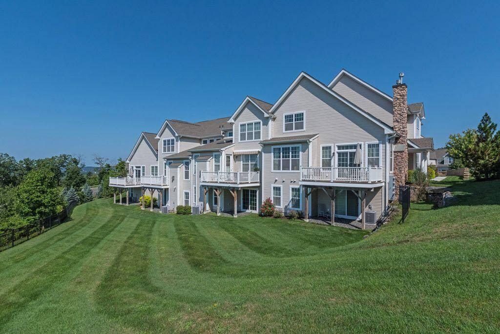 Building Photo - 9 Briar Ridge Dr
