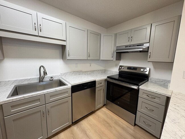 Building Photo - 100 Kazmira Ct