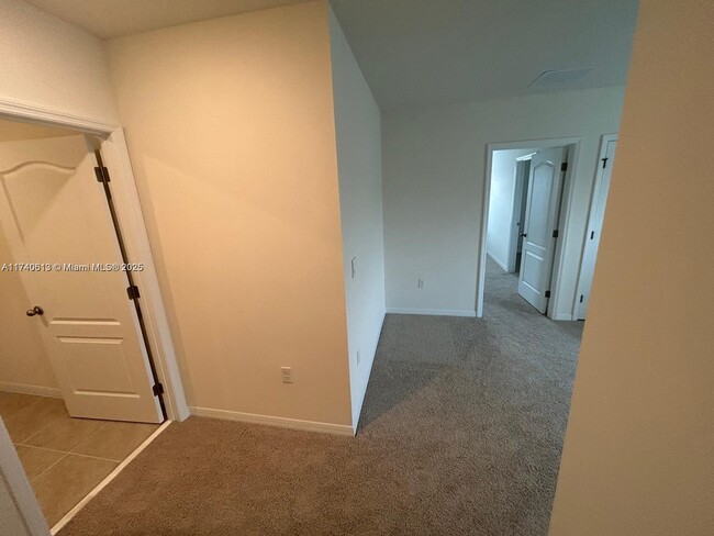 Building Photo - 3464 Sandalwood Dr