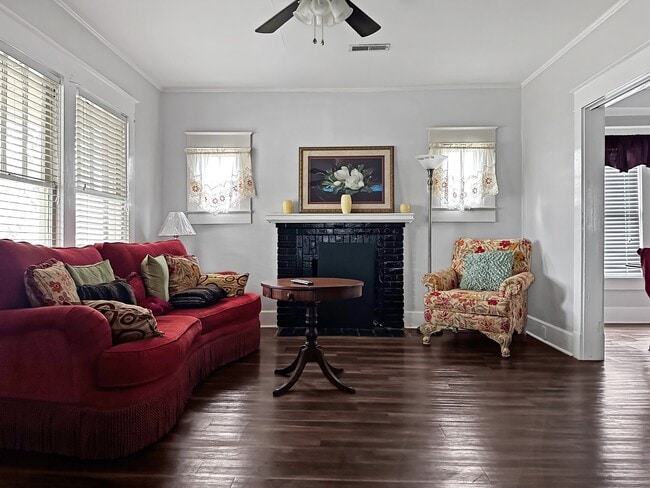 Building Photo - 600 E Tombigbee St