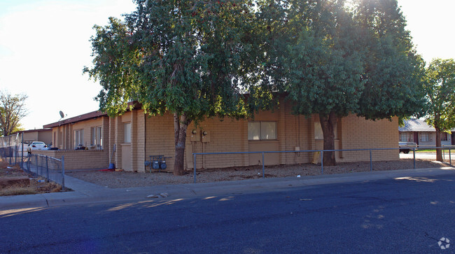 Building Photo - Rose Lane