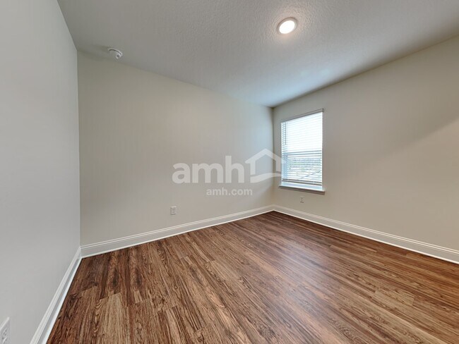 Building Photo - 83 Banyan Forest Drive