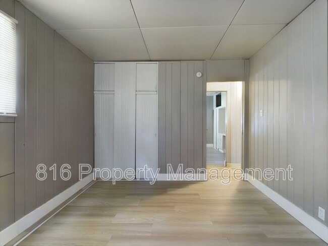 Building Photo - 2813 E Meyer Blvd