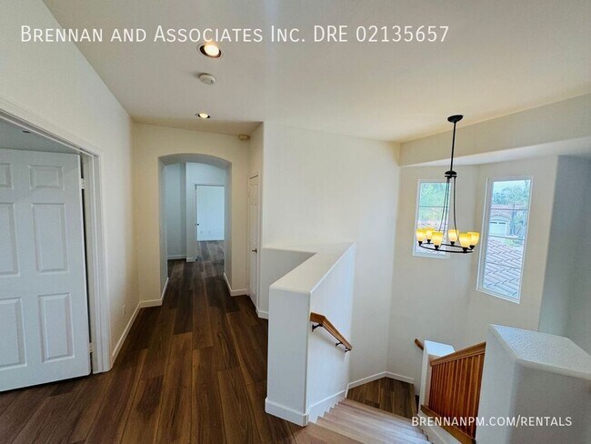 Building Photo - 835 Calle Lagasca