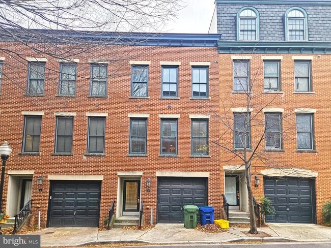 Building Photo - 12 S Regester St